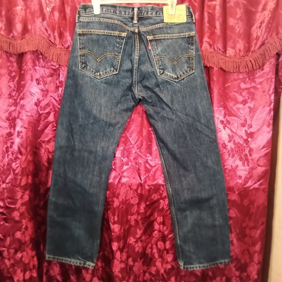 Authentic Levi's - Picture 3 of 9